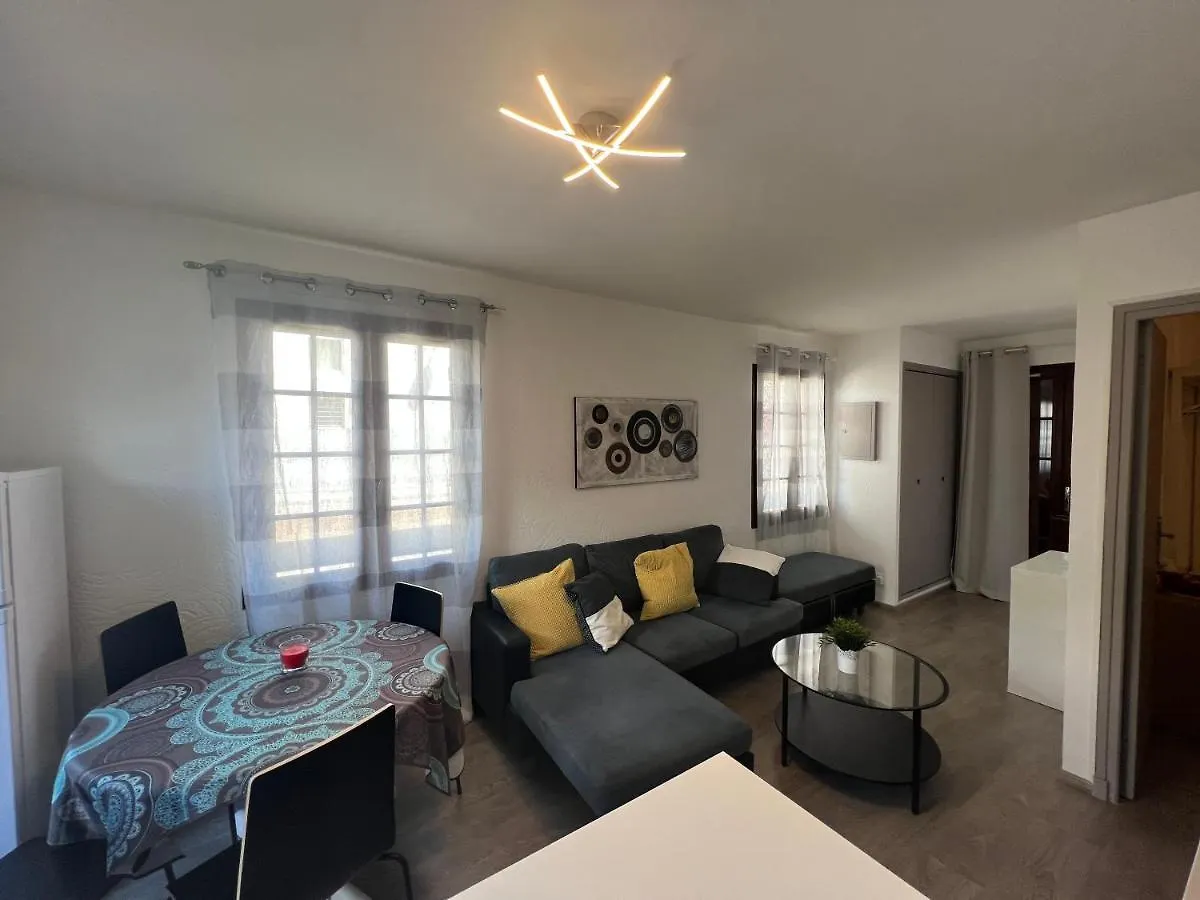 Appartement Pour 2 Personnes En Ville Avec Terrasse La Londe-les-Maures