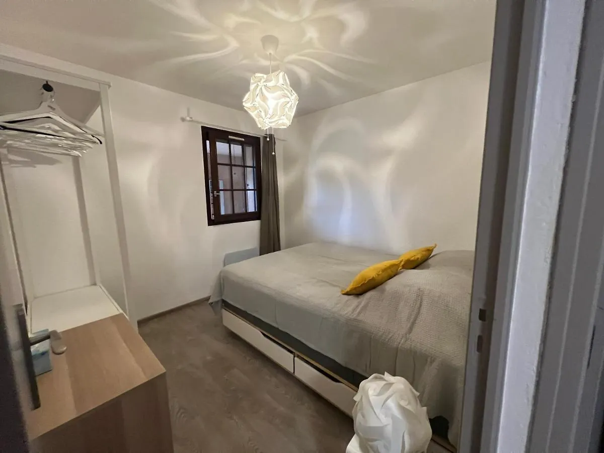 Appartement Pour 2 Personnes En Ville Avec Terrasse La Londe-les-Maures France